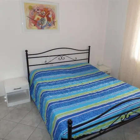 Cozy Flat Just 100 M From The Golden Apartman Bibione